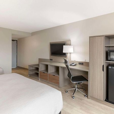 Quality Inn Newton At I-80 Екстер'єр фото