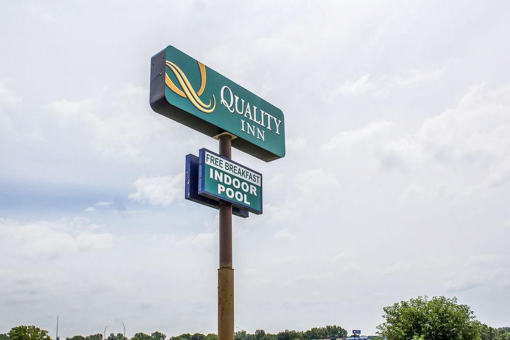 Quality Inn Newton At I-80 Екстер'єр фото