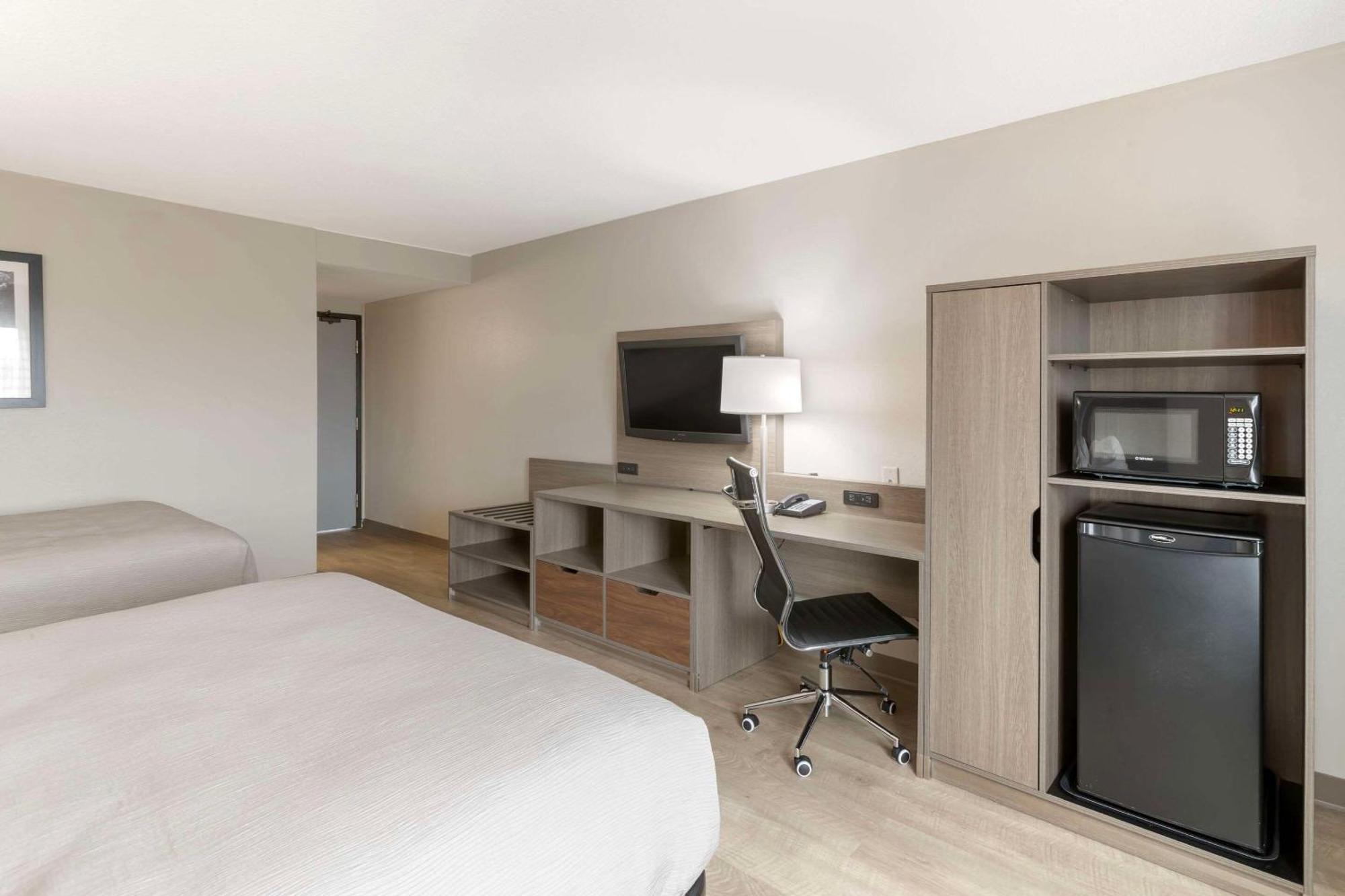 Quality Inn Newton At I-80 Екстер'єр фото