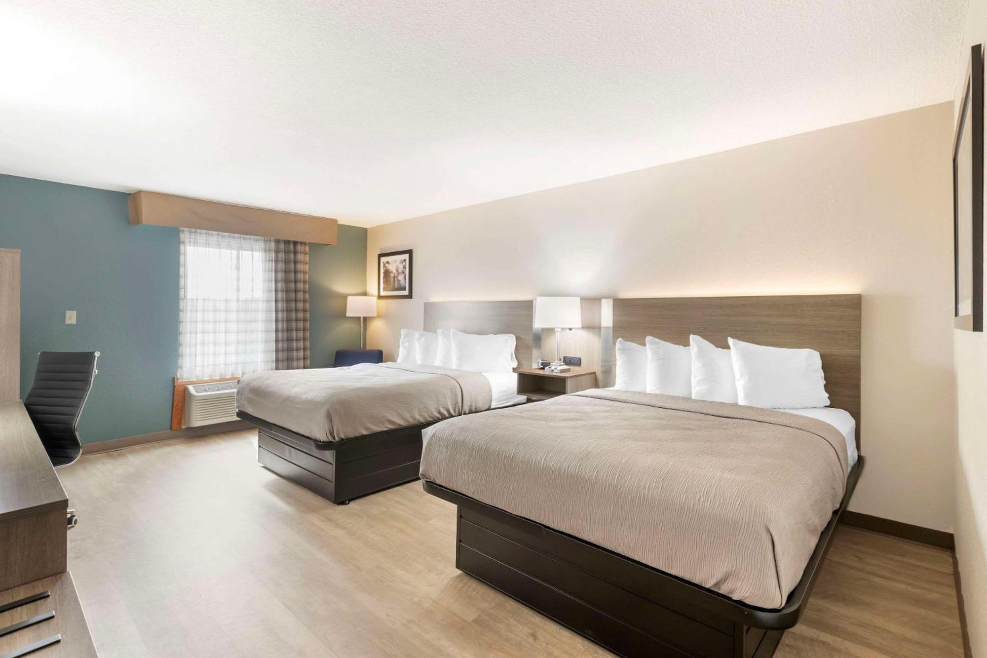 Quality Inn Newton At I-80 Екстер'єр фото