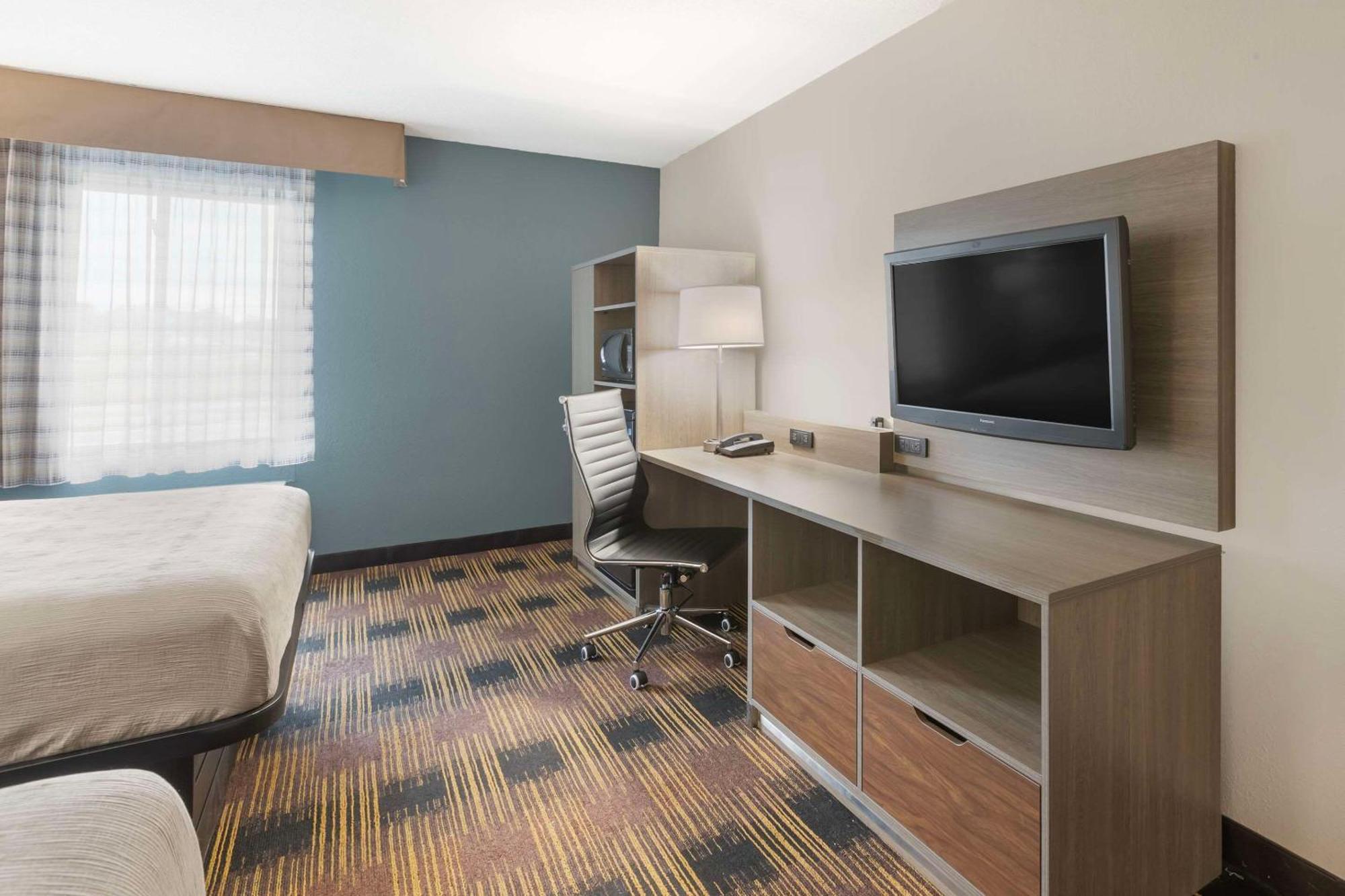 Quality Inn Newton At I-80 Екстер'єр фото