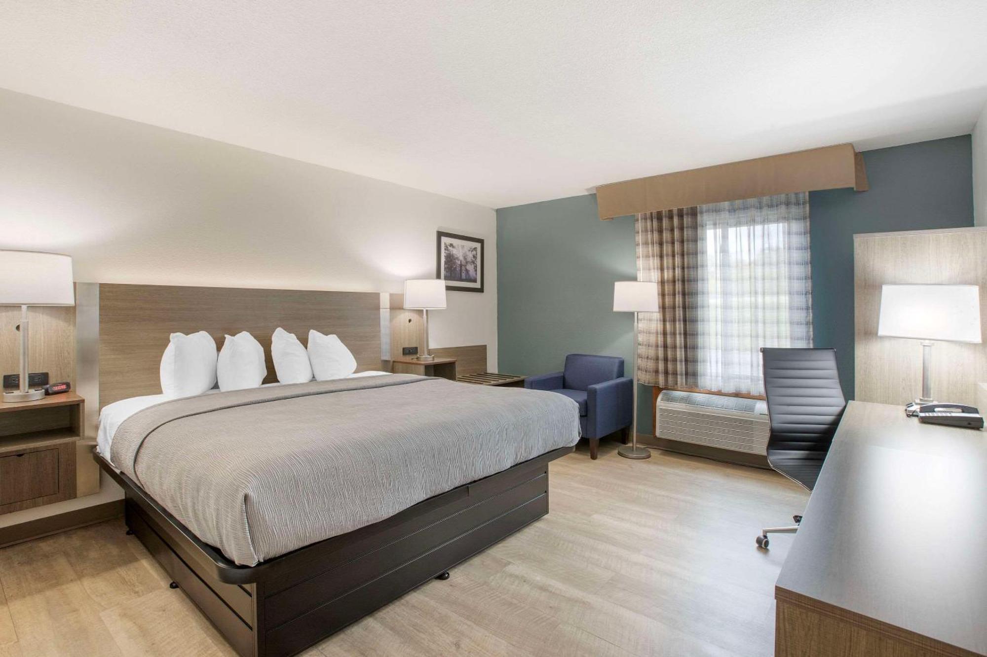 Quality Inn Newton At I-80 Екстер'єр фото