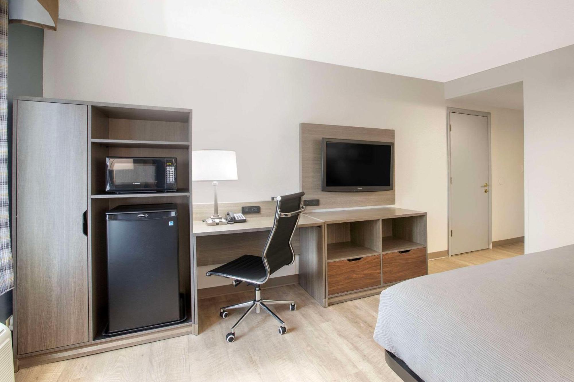 Quality Inn Newton At I-80 Екстер'єр фото