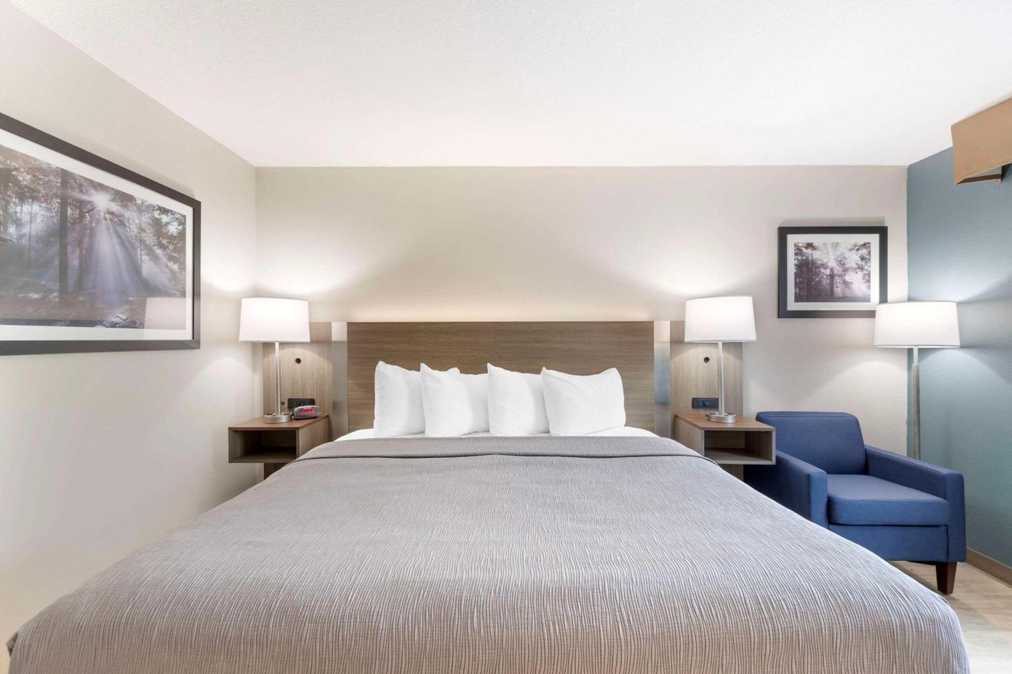 Quality Inn Newton At I-80 Екстер'єр фото
